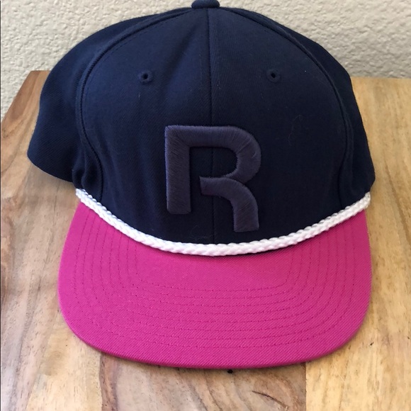 Classic Reebok Hat - Picture 1 of 2